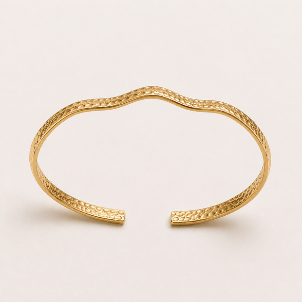 The Loving the Journey Expandable Bracelet — Gold