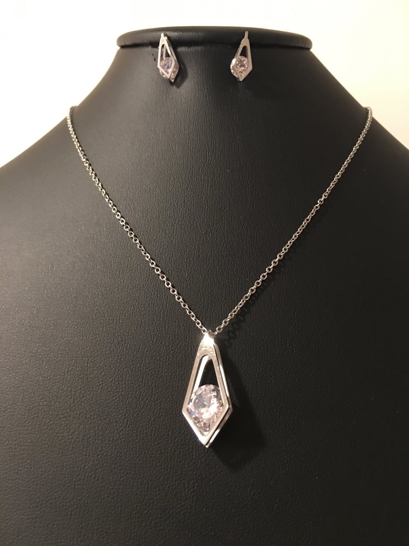 Classic Drop Necklace Set