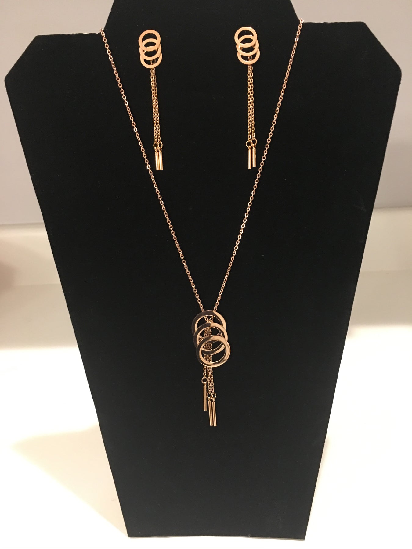 Rose Gold Circle Drop Necklace Set