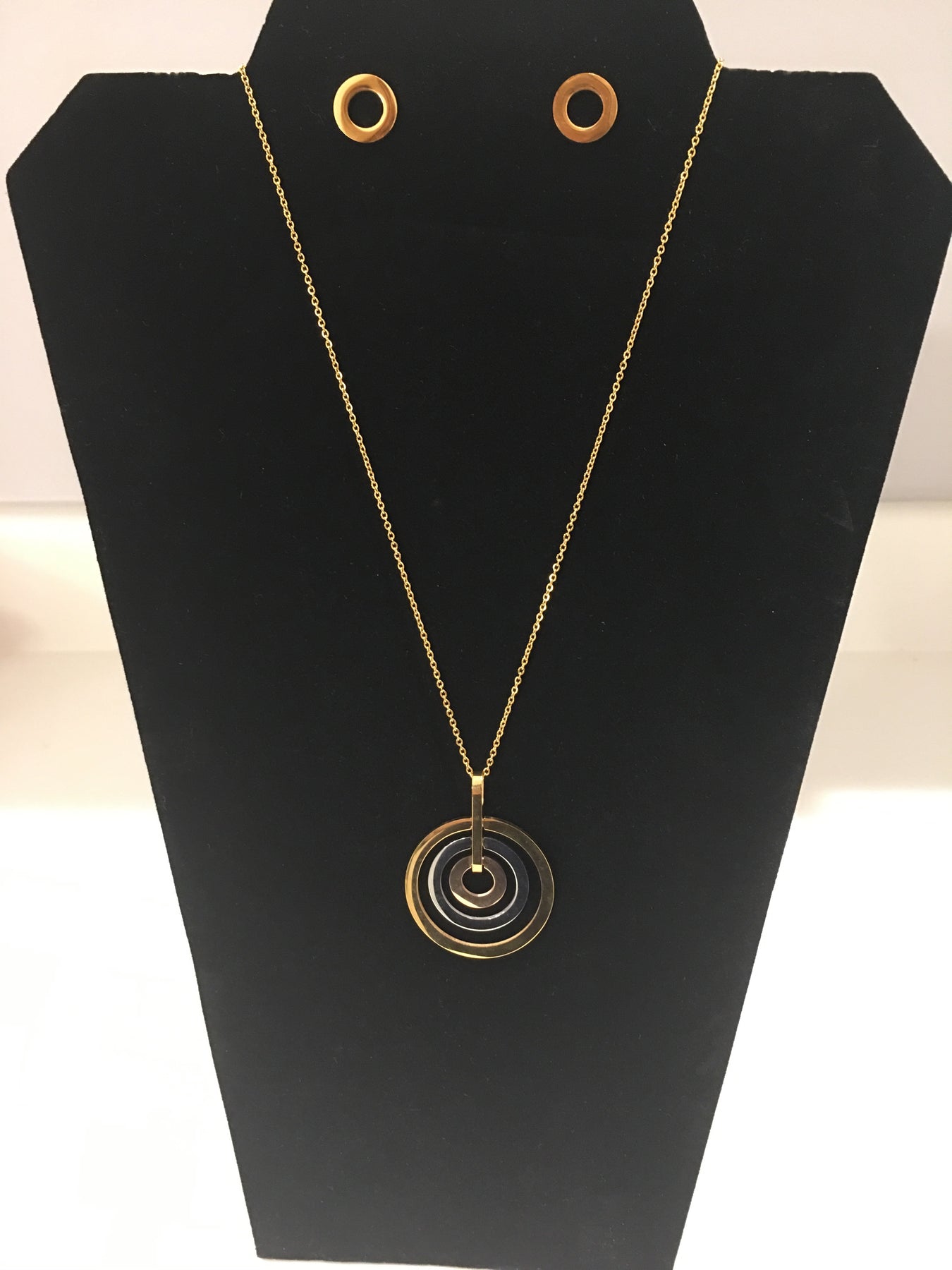 Tri-Colour Classic Circle Necklace Set